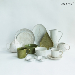 Embossed Christmas Tableware Collection