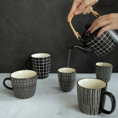 Classic Black and White Stripes Tableware
