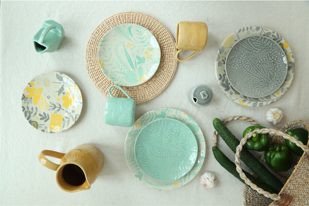 The Difference Between Formal and Casual Tableware