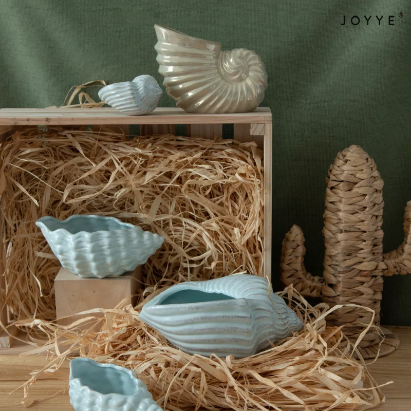 Irregular Embossed Conch-shell Ceramic Vase