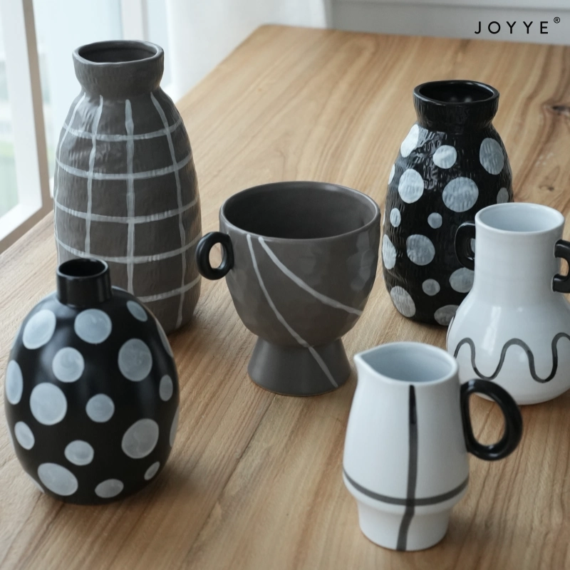OEM Black & White Hand-Painted Ceramic Vases – Minimalist Design