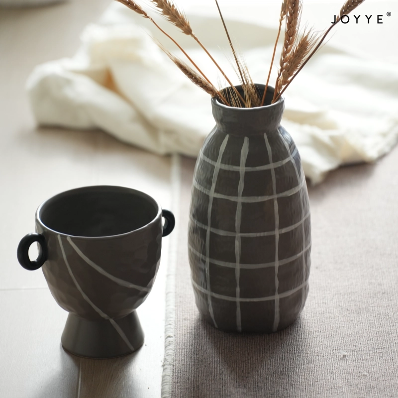 OEM Black & White Hand-Painted Ceramic Vases – Minimalist Design
