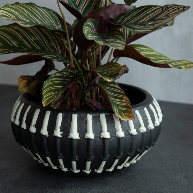 OEM Black Speckled Stoneware Candleholder – Modern Minimalist Design