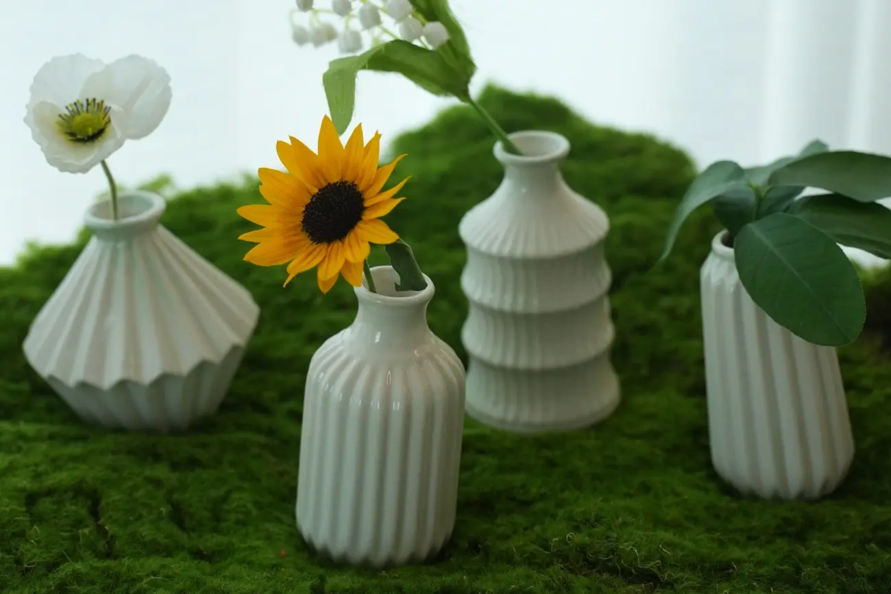 How to Style Ceramic Vases in Modern Home Decor: A Complete Guide