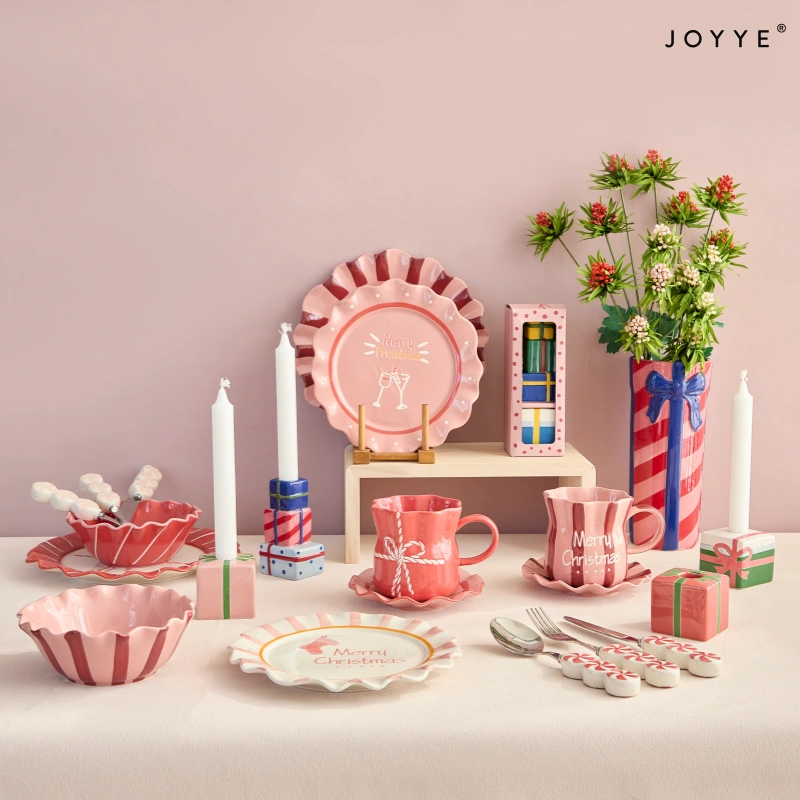 Assiette en céramique peinte à la main, décorée d'emballages de bonbons de Noël (vente en gros)